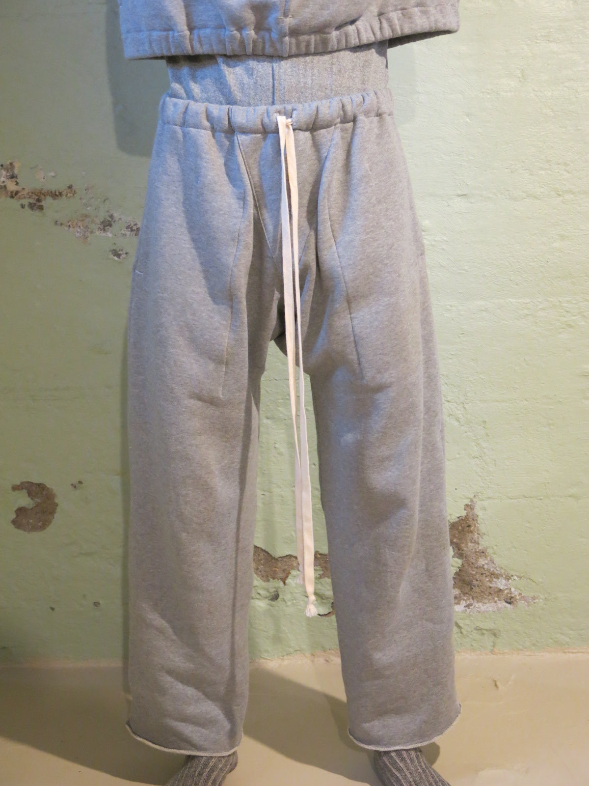 Shun Sweatpants in grey