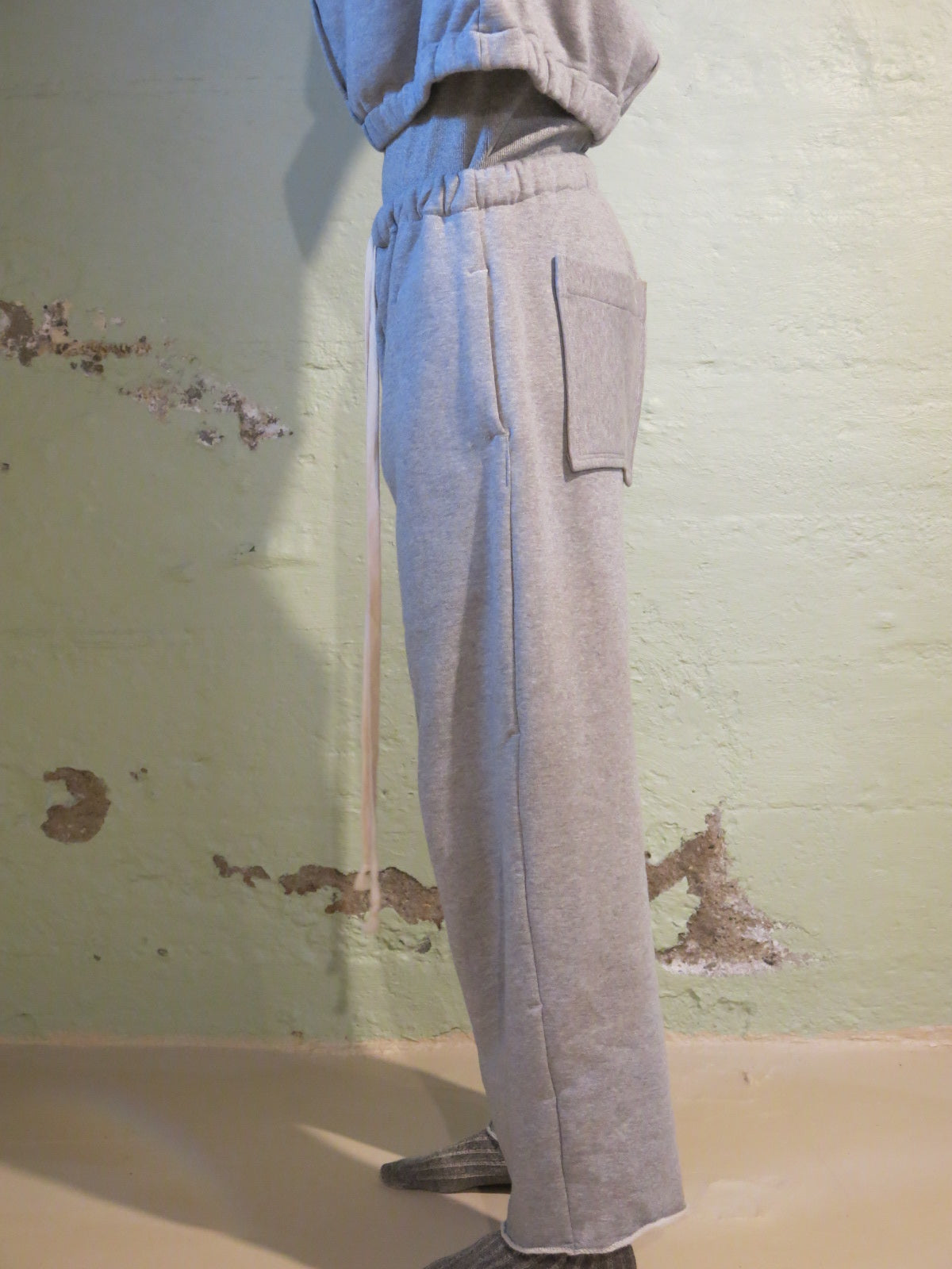 Shun Sweatpants in grey
