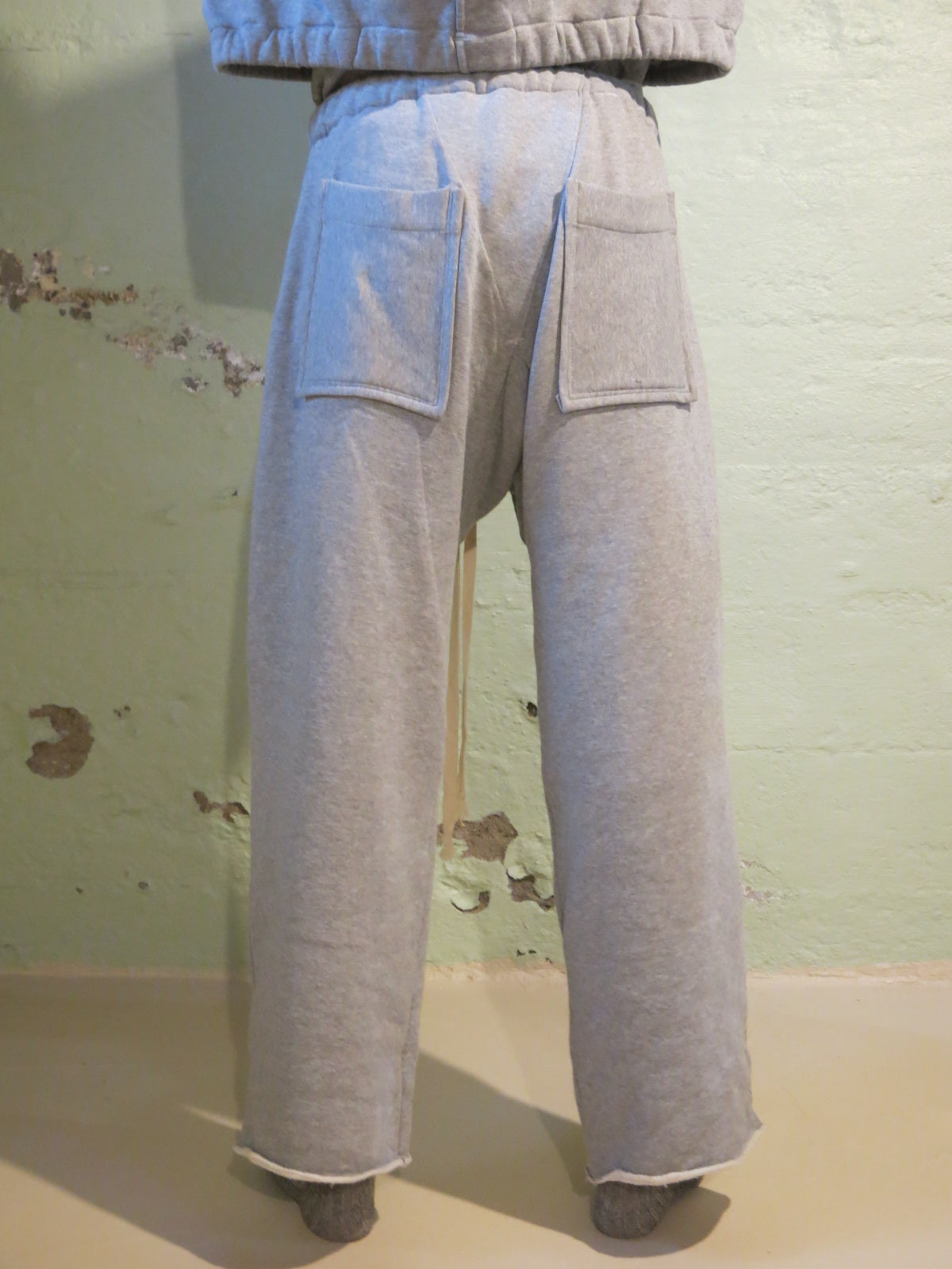 Shun Sweatpants in grey