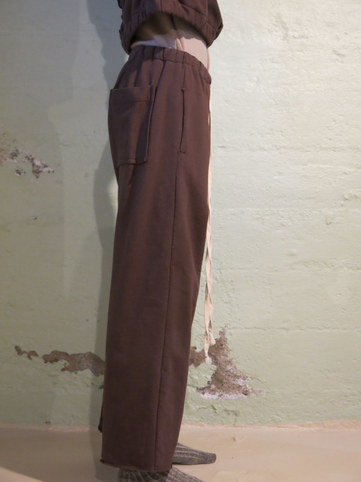 Shun Sweatpants in brown