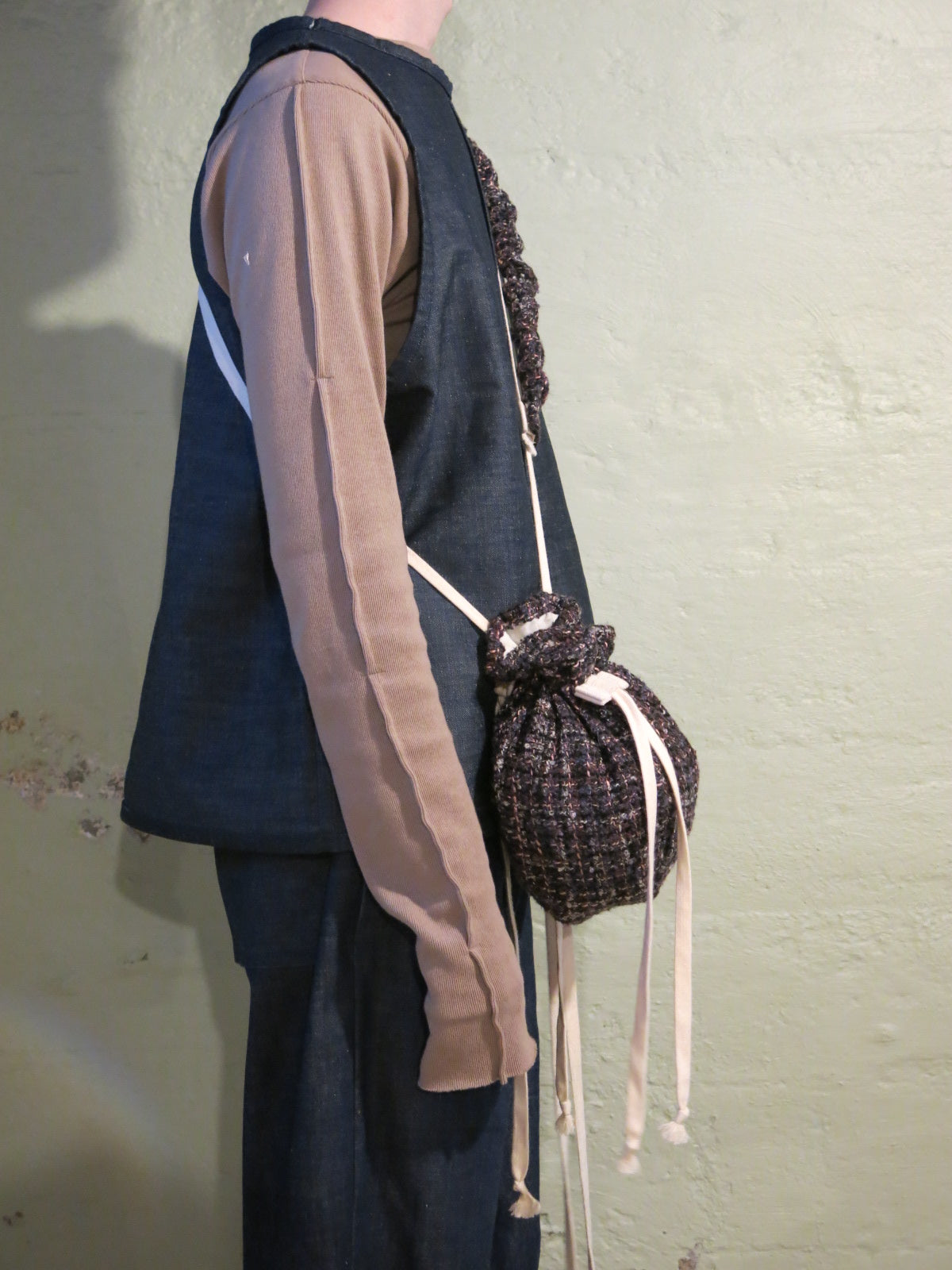 Escape bag in gale